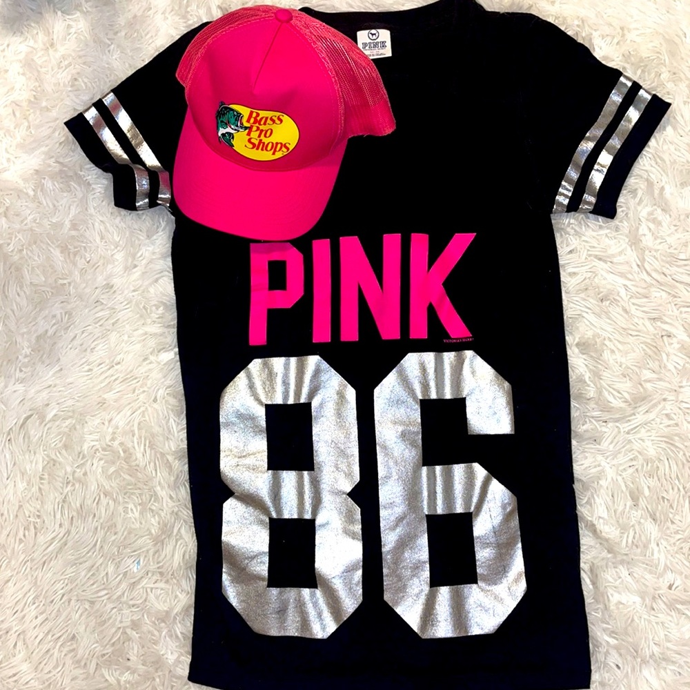 Victoria’s Secret pink V-neck M 💕